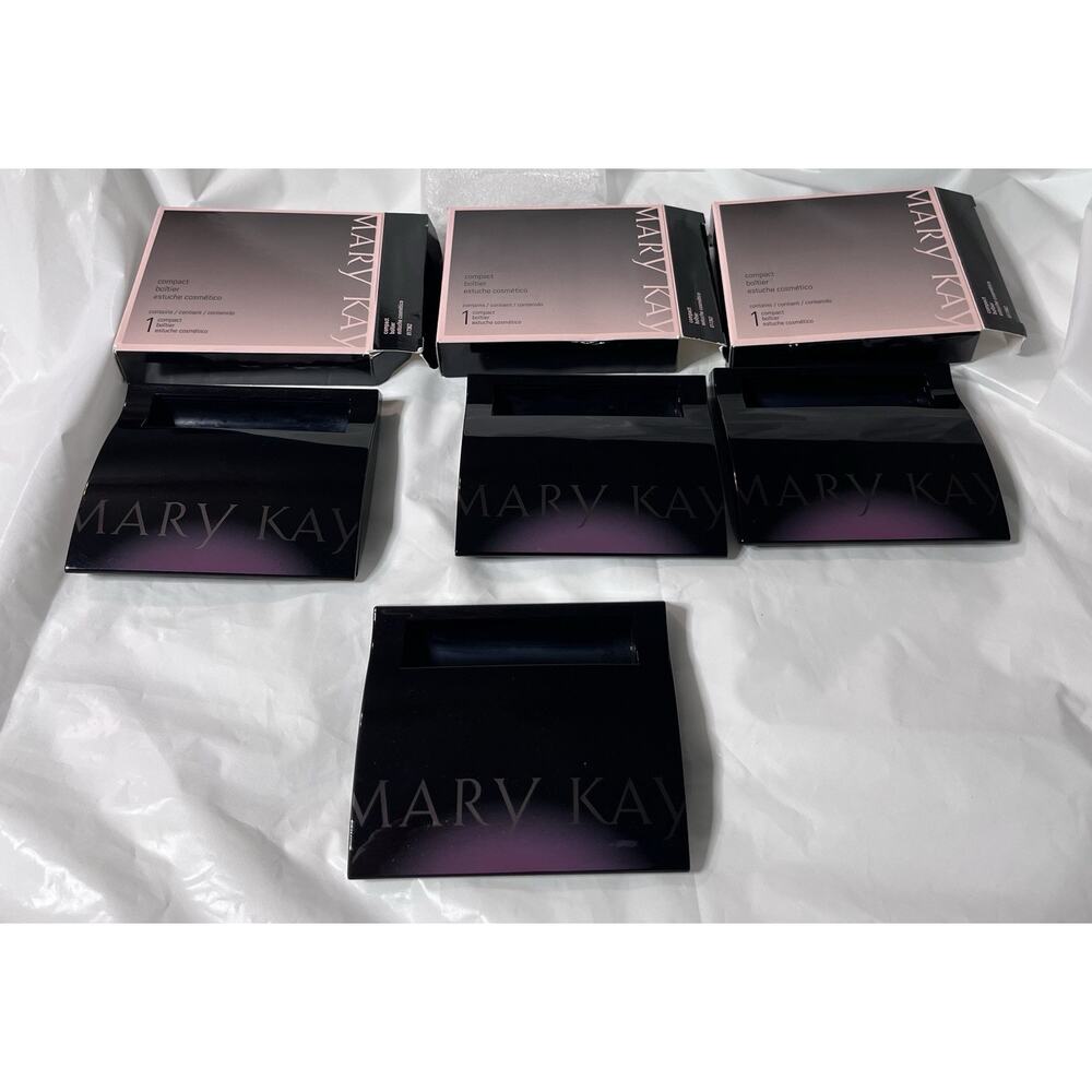 Mary Kay Compact Makeup Case 017362-NIB-Ships FREE